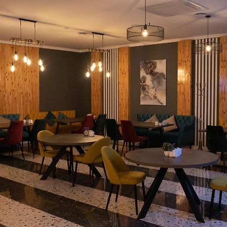 Krich Hotel Aktobe Eksteriør billede