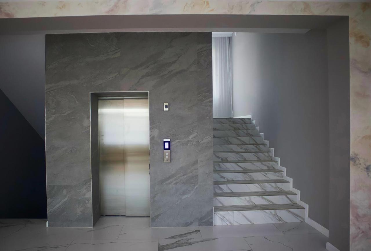 Krich Hotel Aktobe Eksteriør billede
